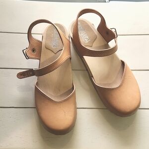 SANDGRENS, Mary Jane Clog, 40, tan